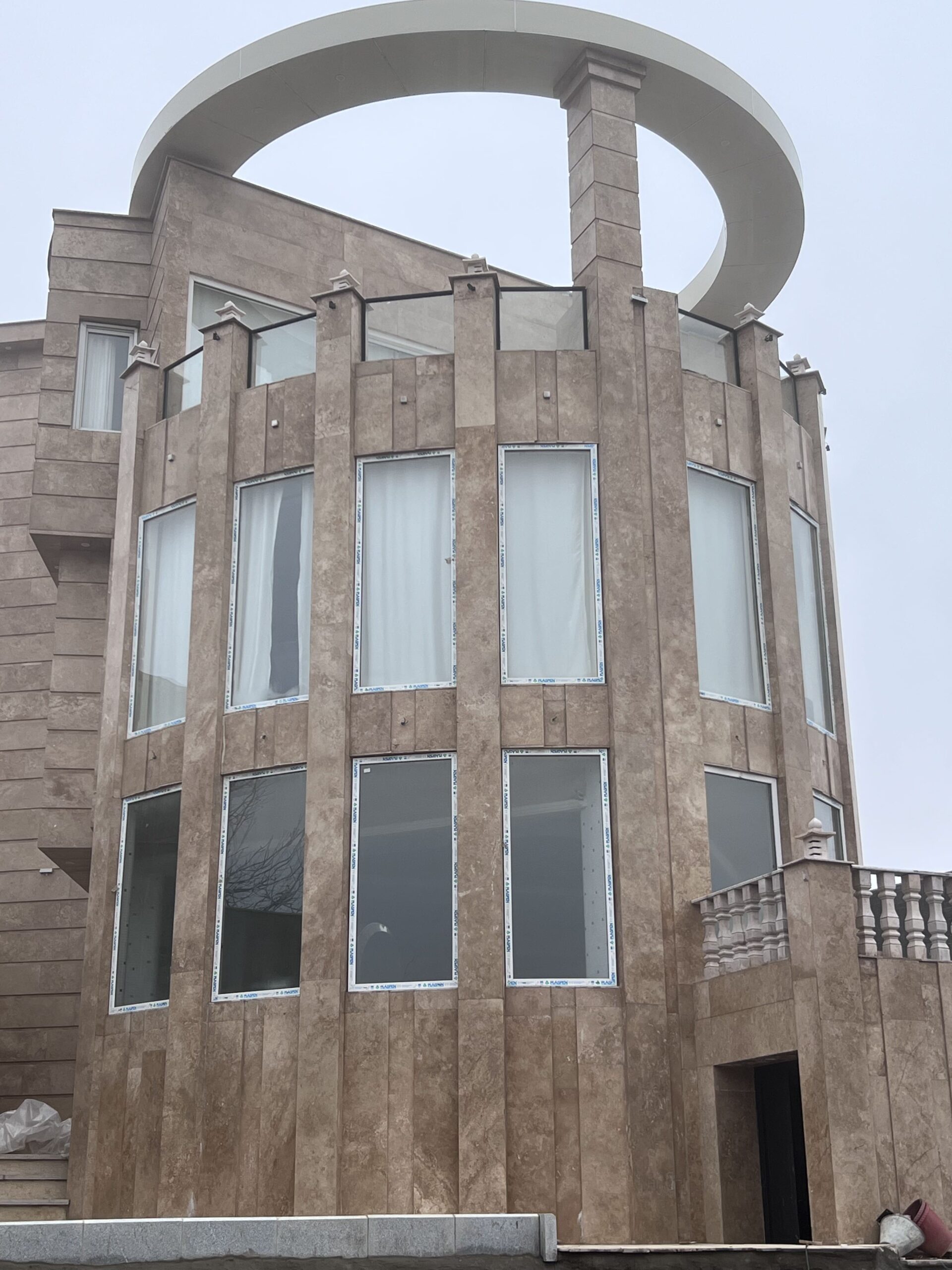 اجرای-سنگ-با-تراورتن